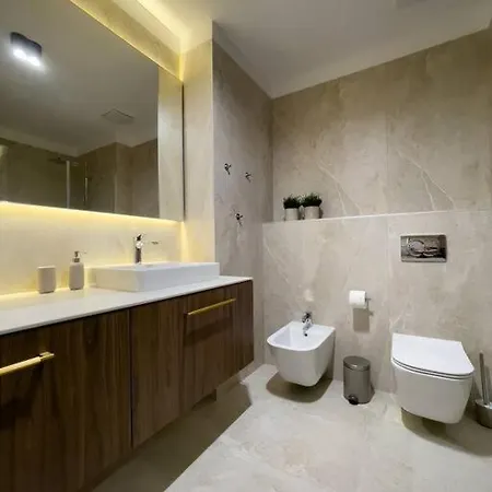 Panorama At Infinity Apartment